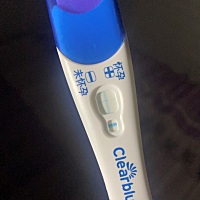 我这是怀孕了吗？刚测完是白板，放了俩个小时就成这样了，这是什么情况，姨妈已经推了3天了