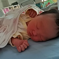 我是2021年6.18出生的男宝宝，重6.6斤，上午十点四十出生，除了吃饭饭不哭不闹，妈妈说我是天使宝宝😊