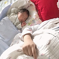 宝宝第七天了，喝的合生元派星，头几天喝得还好不便秘，宝宝正是黄疸高峰期我们有点偏高，医生说多吃多...