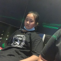 我的女儿可能也有烦恼吧～成绩不好要被骂，做作业慢要被骂，吃饭慢要被骂，老玩手机要被骂，整天不开心...