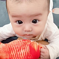 这个电动鱼，你咋压着不让动呢，哈哈😃
