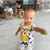 我家宝宝四个月左右发现疝气，随着宝宝一天天的长大，活动量也大，疝气白天一整天都股的大大的。按农历...