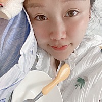 我的儿子。超级可爱。进待产室到手术室 再出来。生了六个半小时。累死我了。不过很值得 😄无痛加导乐...