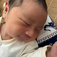 取名字好头痛。自己又没什么文化， 1 罗锦霆￼  2 罗锦霖/ 你们说那个好听，还是你们有没有更好的意见。