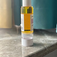 纯天然的茶油，保湿效果杠杠的，比润肤乳还好