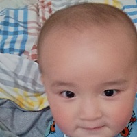 一转眼，20个月多了，时间过得好快。 你的微笑好看，妈妈真的好幸运，愿你一生平安 长大后不要忘了爸爸...