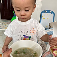 👶🏻宝宝睡了，此刻心情放松又疲惫。成人的世界里没有非黑即白，糊涂又清楚的走到现在。还是要感恩...
