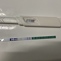 昨天应该来大姨妈的结果一直没来，嗓子却突然痛起来声音哑了。想吃点药鬼使神差去测了一下，是不是挺明...