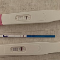 这是上天恩赐我的吗？月经推迟的第四天……这几天小腹不舒服、腰部胀痛、隐隐的、我的孩子来了吗？