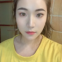 自己接的睫毛真香呀嘿！ 自从自己开始接假睫毛后，妆感蹭蹭的上升呀，不但拍照好看，生活中一看眼睛也是...