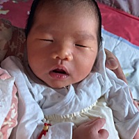 生大宝的时候有婆婆一起带，至少坐月子期间没有这么累，可现在生二宝了，婆婆身体不好，没有帮我一起带...
