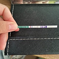 上个月月经3号来的 姨妈已推迟两天，不过我推迟一周以内都是有的，2-3天比较多.之前来姨妈胸会疼 这次不...