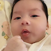 从晚八点半喝奶完一直睡到了凌晨4点半  加油一下就可以睡整觉了