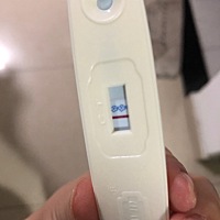 若影若现，不知道怀了没，同房后12天，有点出血。不知道是什么