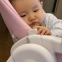 这位小朋友怎么看起来茶茶的呢🍵