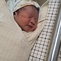 顺产7,9斤大胖小子    二胎真的超级快