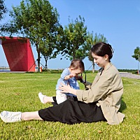 生个孩子吧🥲 把心萌化 把钱花光 把头薅秃  把肺气炸👨‍👩‍👧