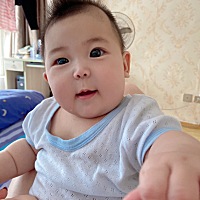 两颗小牙也长大了