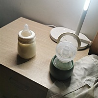 每天深夜吸奶喂奶，天气渐渐冷了，半夜真真爬不起来啊！以前一晚上吸奶三四次，现在只能一两次了。好在...