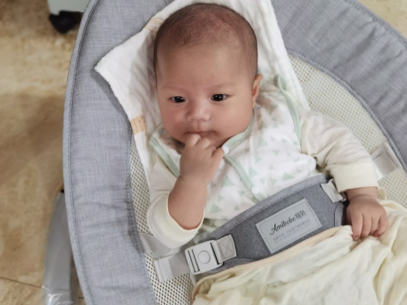 最近有点喜欢吃手