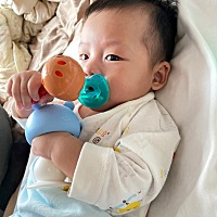 又吃又拿，你要拿几样？？？哈哈哈 还会跟着镜头看