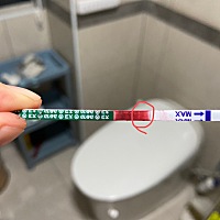 涂眼影粉准不准，不涂的话就是大白条，还有5天到经期。