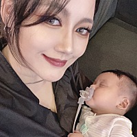 宝贝第一次游泳🏊‍♀️妈妈不能太忙，要经常放假陪你