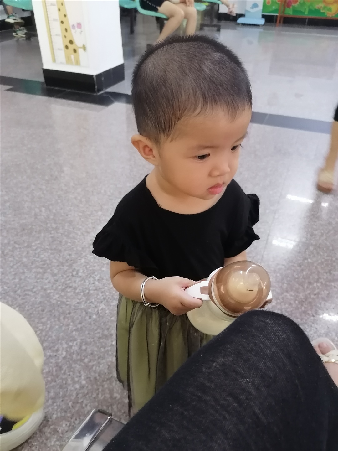 宝宝是不是很可爱，喜欢女宝贝的赶紧喽。