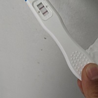 纠结要不要，哎这个生下来就自己一个人带，包括月子，没人搭把手，结果这个刚走两个月又来了一个，我的...