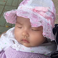 你像秋天的糖果🍬 萌化了我毫无抵抗的❤️