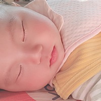 从出生到六个月每天都有几次咳嗽，自己也一直不注意经常吃上火的食物，六个月正好天气冷了，宝宝咳嗽严...