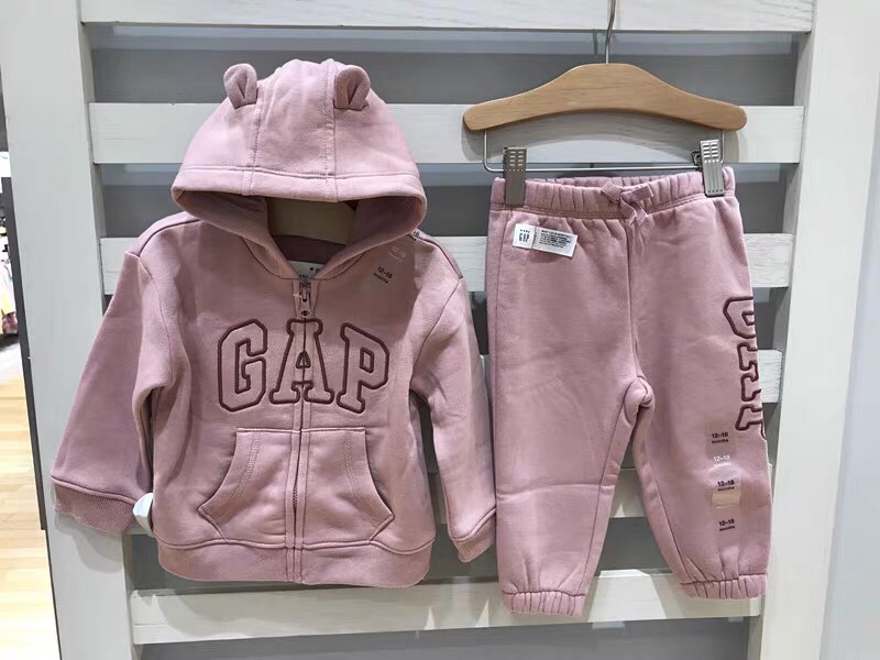 很多宝宝衣服阔以选择