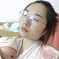 出生四天就去了全托病房，住院12天，终于回来了，脸上的湿疹，红烂的屁股，鹅口疮，手背脚背全是针眼，...