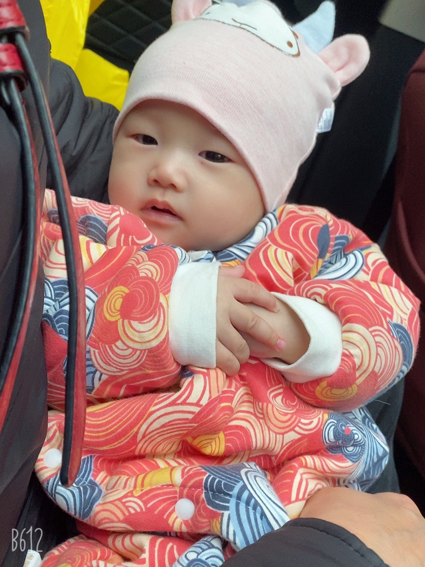 在姥姥怀里