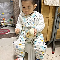 观察了一段时间发现宝贝穿有的鞋子老是摔有的鞋子没摔过