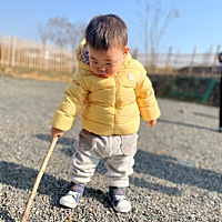 哥哥的好兄弟生日，妈妈带我们去哥哥同学家的农场玩。第一次这么放飞自我，没有约束的玩。我好开心！