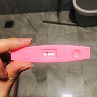 1月4号排卵，当天晚上同房过。今天11号，早晨测是一点都没有，是不是没中啊😂