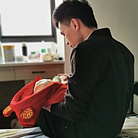 让我想起执子之手，与子偕老这句话的一些时候 1.上班前老公突然对我说，马上菠萝就要上市了，到时候买给...