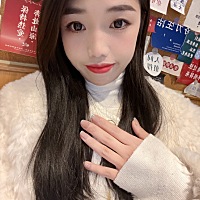 都说会越长越像妈妈吗？