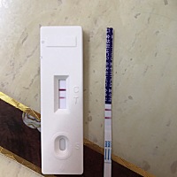 一大早起来看到这个，有点懵逼 我是多囊卵巢综合症，不容易怀孕体质，有点不太相信自己的眼睛了都