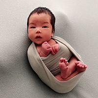 二胎超快顺产，进产房十分钟就生了。护士都说我很强大，凌晨一点见红➕阵痛，自己一个人打车去医院...