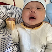 睁一只眼闭一只眼🙄