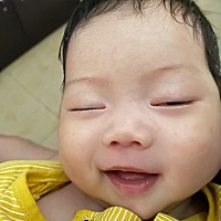 孩子生下来有点丑？再等等看 两个月的时候 六个月的时候 八个月的时候