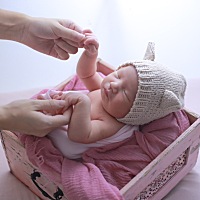 宝宝出生第8天了，每天都好乖。从产检到出生，一路绿灯！祝所有妈妈接好孕～