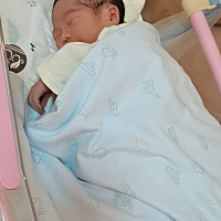 5.4晚上九点十分，39周 3天，顺产二胎5.8斤的男宝，没有侧切，打了无痛，前一天下午破羊水，过了31...