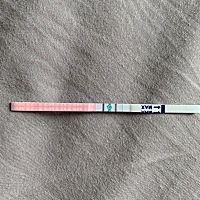 还有3天姨妈日，排卵试纸强阳，早孕又是白板，什么情况哦