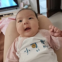 每天早上醒来母爱满分，然后一路下降，到晚上降到负数。等娃睡着了又开始恢复，闻脚丫亲脸蛋，如此反复！