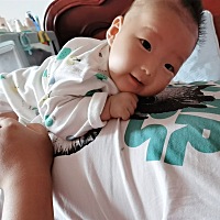 小宝宝今天100天啦，惟愿健健康康！