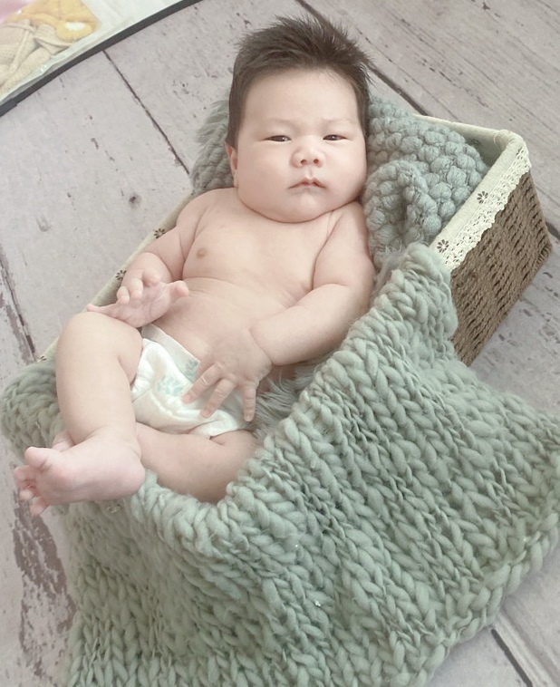 马上满月 胖了4斤