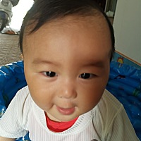我想问一下十个月宝宝拉绿色粑粑怎么回事